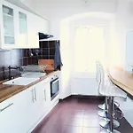 Apartmán At The Blue Lion And Parking Assistance