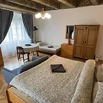 Apartmán At The Blue Lion And Parking Assistance