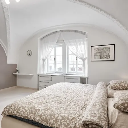 Apartment At The Blue Lion & Parking Assistance