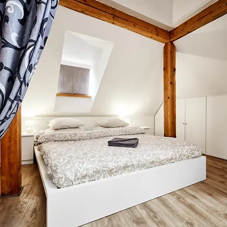 Apartment At The Blue Lion & Parking Assistance Prague