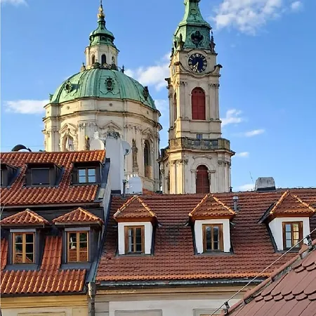 Apartment At The Blue Lion & Parking Assistance Prague