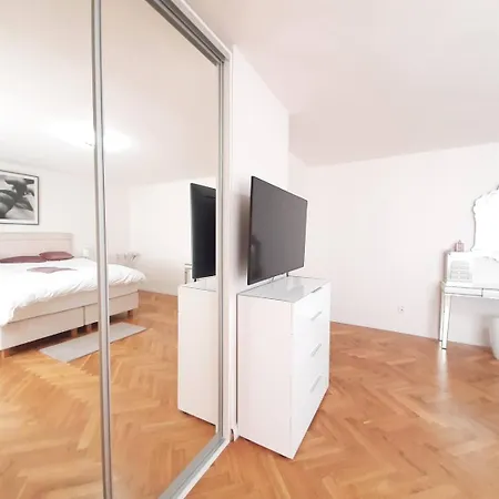 At The Blue Lion And Parking Assistance Appartement Praag