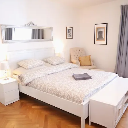 アパート At The Blue Lion And Parking Assistance プラハ