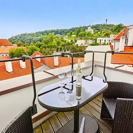 Apartment At The Blue Lion & Parking Assistance Prague