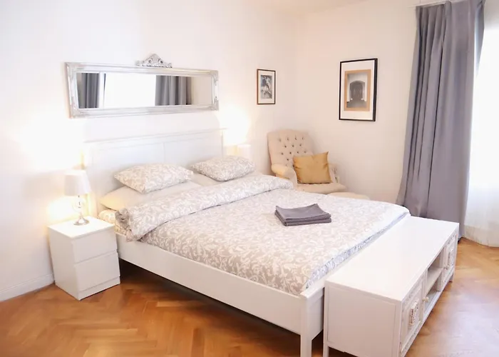 Apartment At The Blue Lion And Parking Assistance Prague
