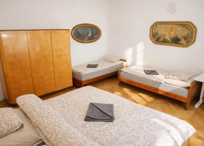 At The Blue Lion And Parking Assistance Apartment *