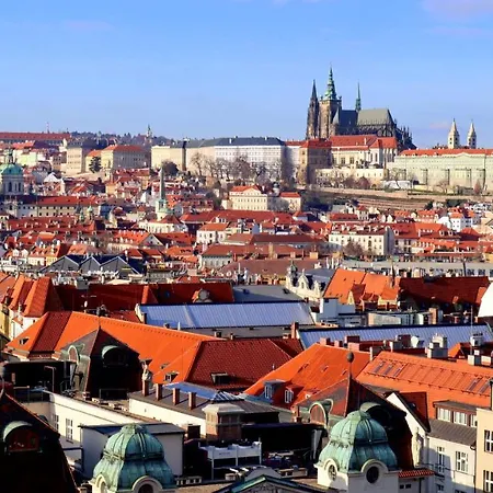 At The Blue Lion & Parking Assistance Appartamento Praga